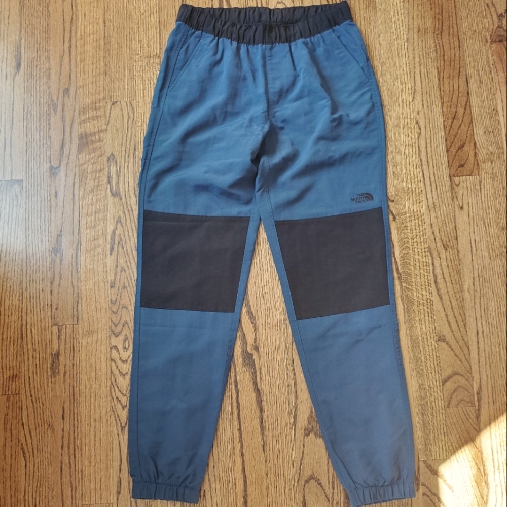 NWT The North Face Women's Joggers, size S